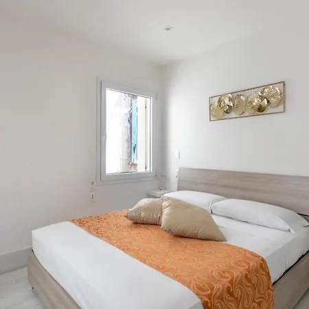 Ca' Sciarrin Apartment Near Rialto Bridge-2